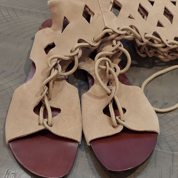 Soles Tan Suede Tall Laser Cut Gladiator Sandal Boots Sz 40 - Picture 8 of 14